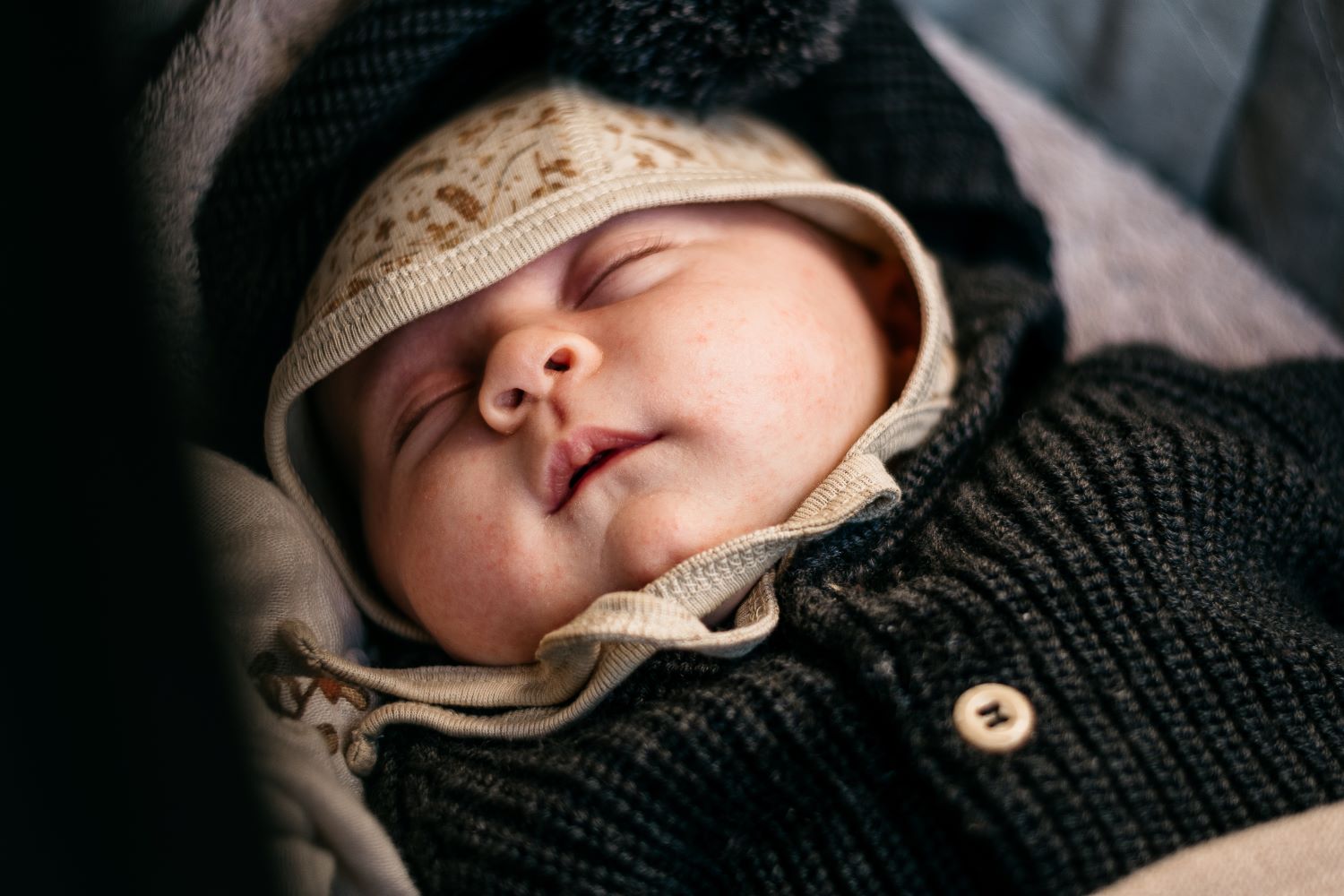 Newborn Fotograf Neugeborenenfotografie Tina