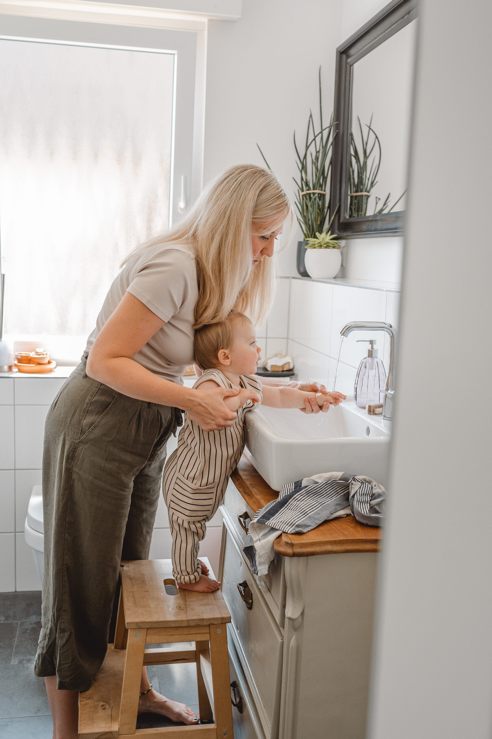 Familienreportage-Homestory-Familienshooting-Alltagsreportage-Familienfotografie-Fotografin-Luenen-Bergkamen-Werne-Familienfotografie-Newborn-Baby