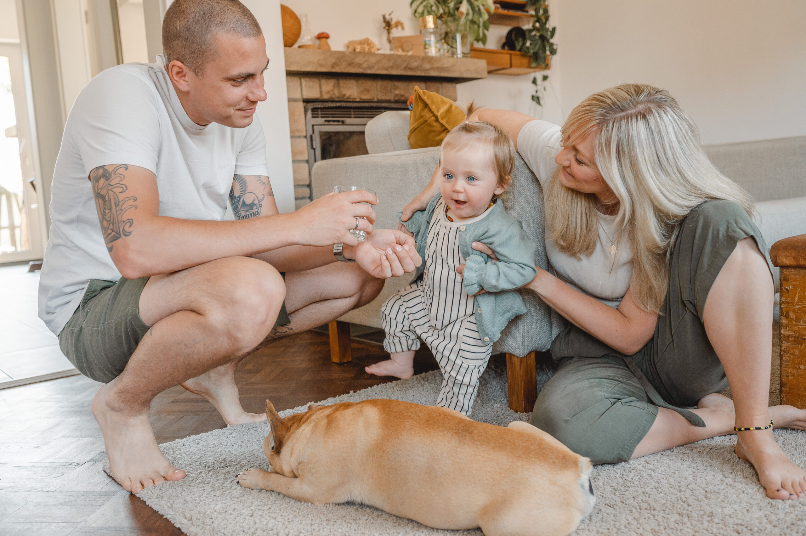 Familienshooting-Homestory-Familienfotografin-Werne-Luenen-Bergkamen-Familienfotografie-Outdoorshooting-Newborn-Outdoor-Reportage-Minishooting