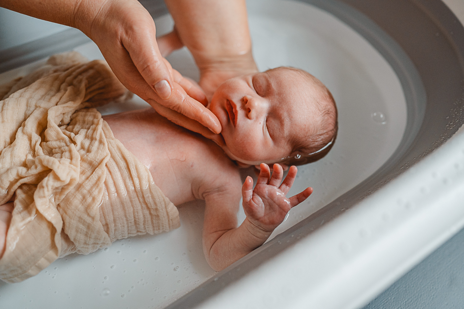 Nachsorgereportage Baby Newborn Familienshooting Homestory Fotografin Lünen Bergkamen Werne Familienfotografin Hebammerei