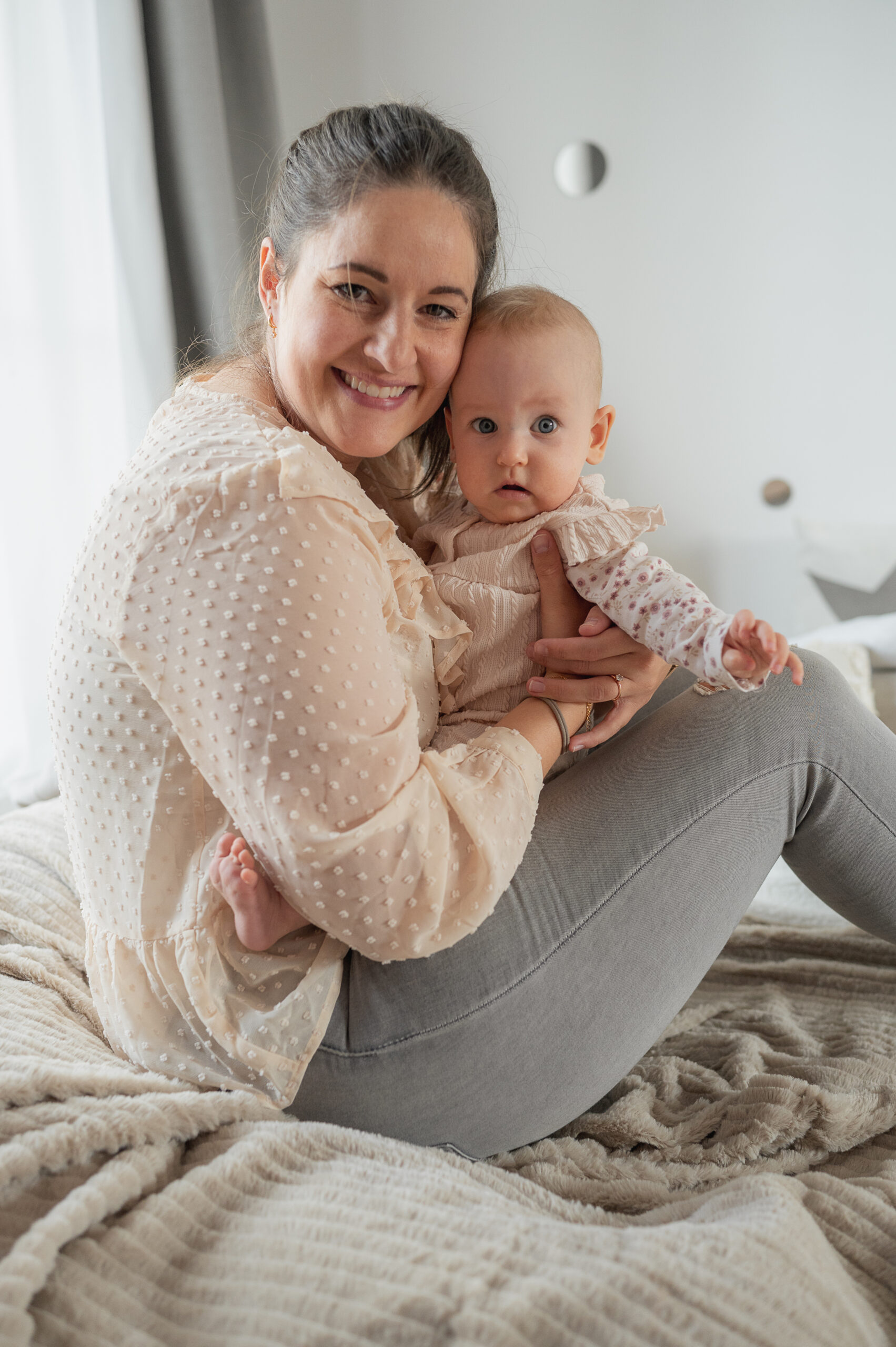 Neugeborenenfotografie Lünen Bergkamen Werne Newborn Homestory Familienfotografie Fotografin Familienfotografin Outdoorshooting Minishooting Outdoorfotografie Babyfotografie