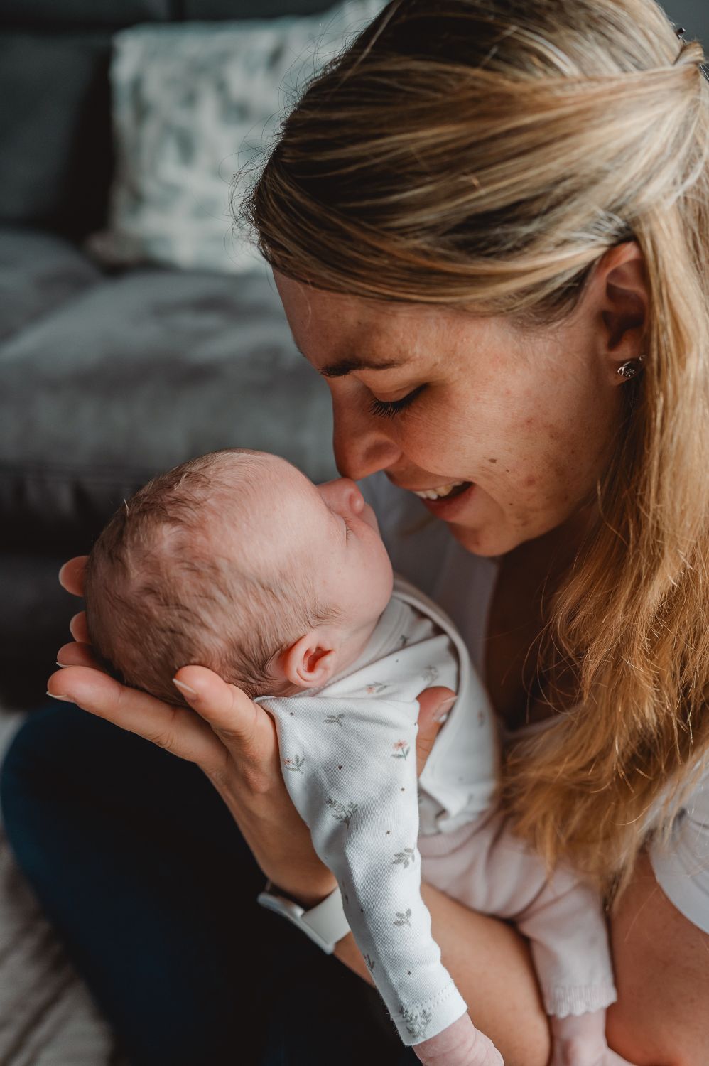 Newborn-Homestory-Neugeborenenfotografie-Babyfotografie-Familienfotografie-Bergkamen-Luenen-Werne-Baby-Fotografie-Fotografin