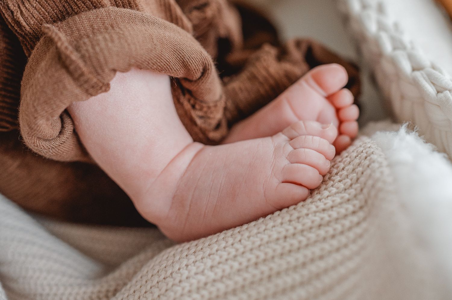 Newborn-Homestory-Neugeborenenfotografie-Babyfotografie-Familienfotografie-Fotografin-Bergkamen-Luenen-Werne-Baby-Fotografie