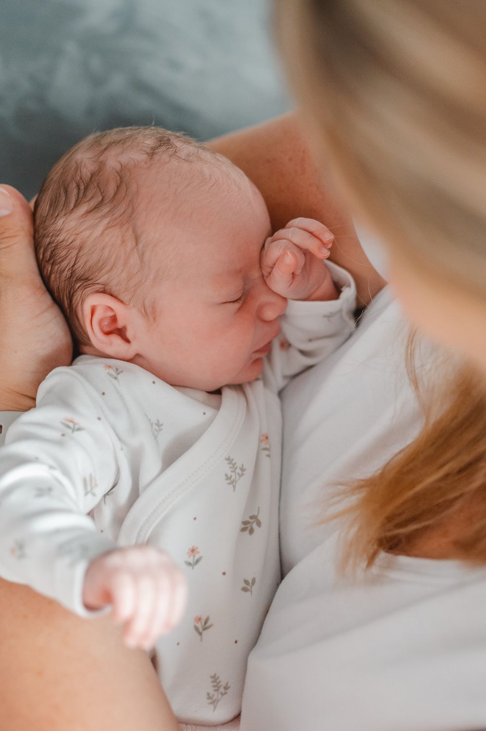 Newborn-Homestory-Neugeborenenfotografie-Babyfotografie-Familienfotografie-Fotografin-Bergkamen-Luenen-Werne-Baby-Fotografie